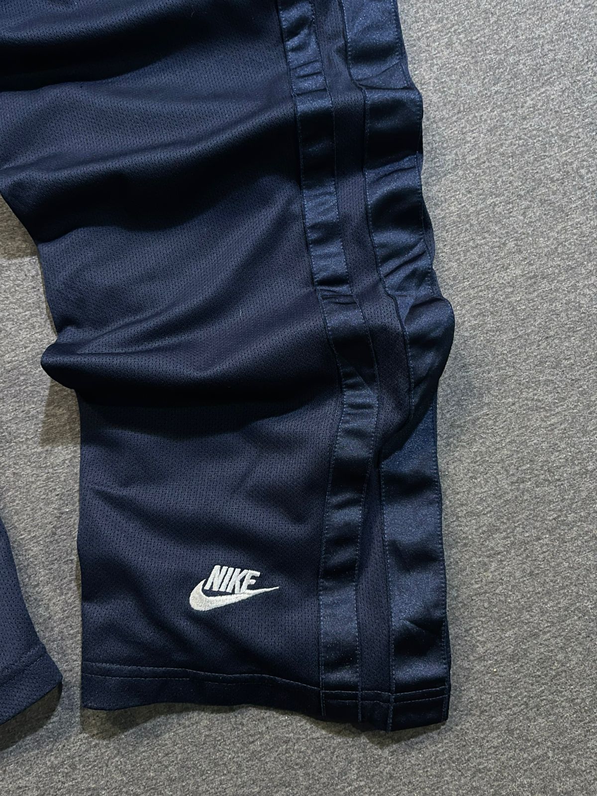 BUZO NIKE VINTAGE AZUL OSCURO